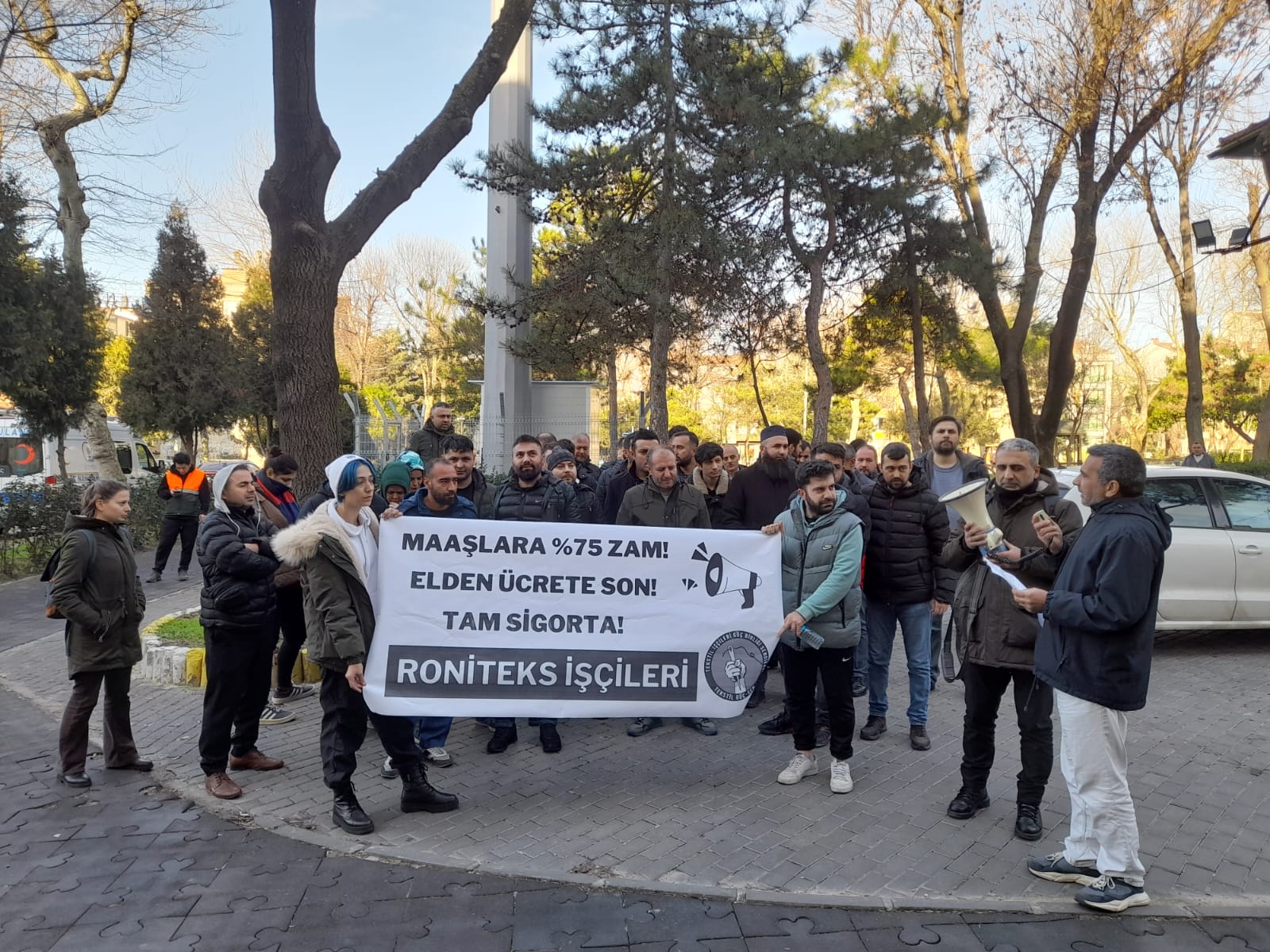 Roniteks’te Sefalet Zammına Karşı İş Bırakma Eylemi 3. Gününde